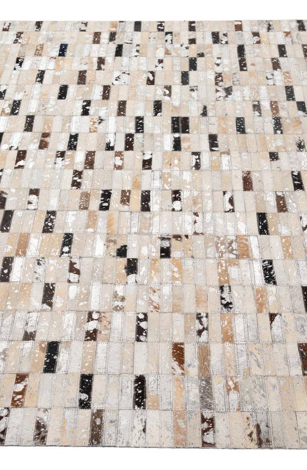 Detail image of 5' x 7' 11 Cowhide - Patchwork Rug