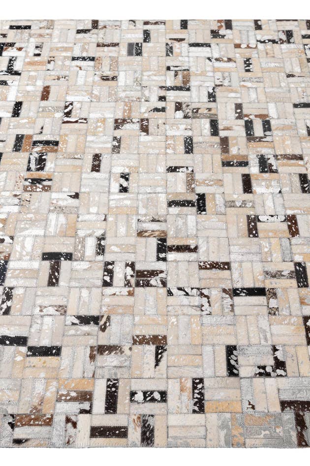 Detail image of 5' x 7' 11 Cowhide - Patchwork Rug