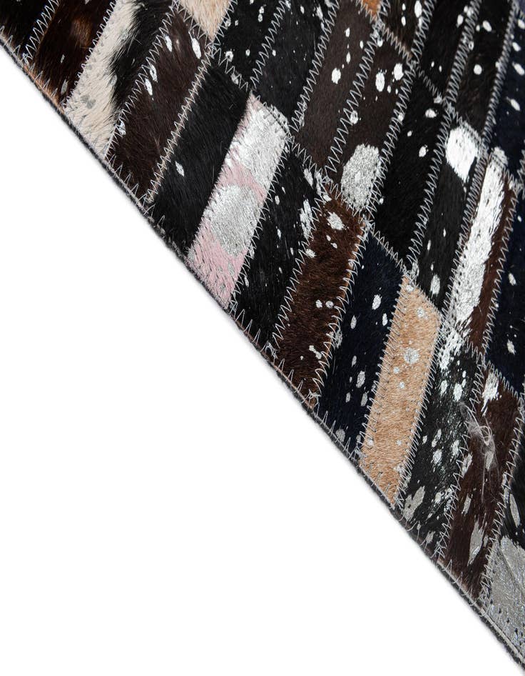 Detail image of 5' 2 x 8' Cowhide - Patchwork Rug