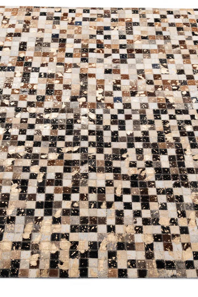 Detail image of 5' 1 x 8' Cowhide - Patchwork Rug