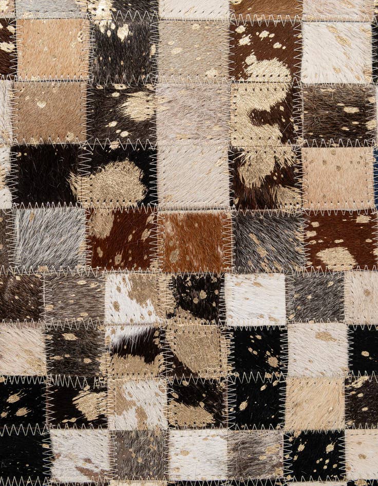 Detail image of 5' 1 x 8' Cowhide - Patchwork Rug