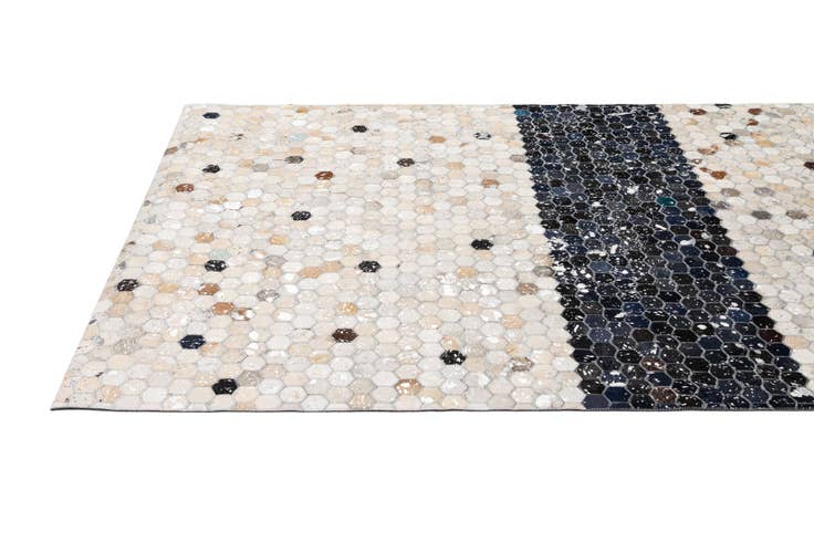 Detail image of 5' 1 x 7' 11 Cowhide - Patchwork Rug