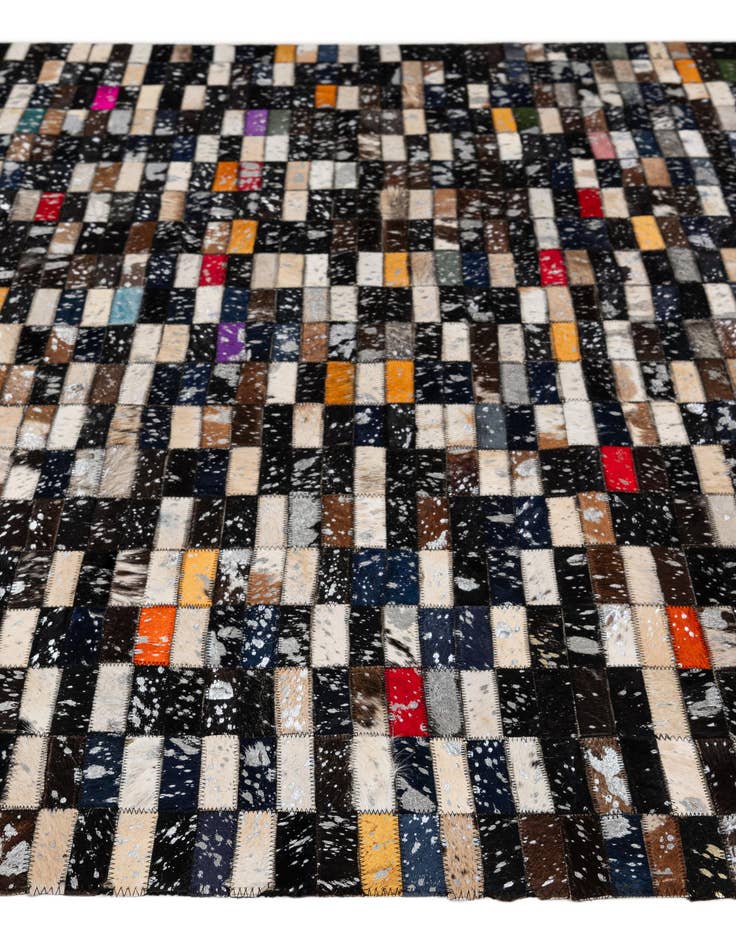 Detail image of 5' x 7' 11 Cowhide - Patchwork Rug