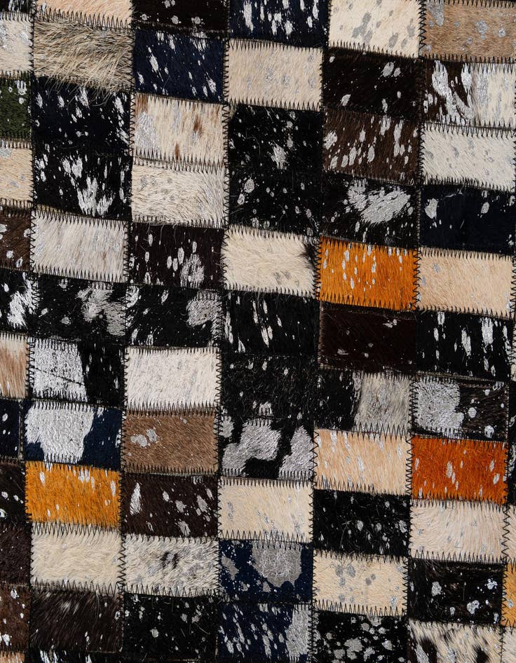Detail image of 5' x 7' 11 Cowhide - Patchwork Rug