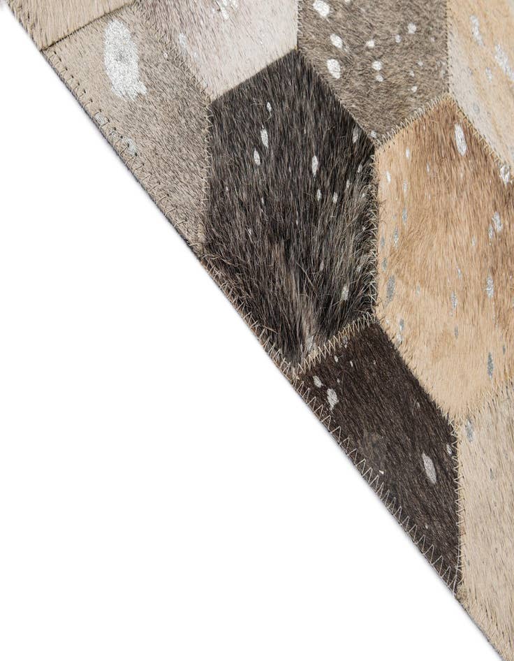 Detail image of 5' 1 x 8' Cowhide - Patchwork Rug