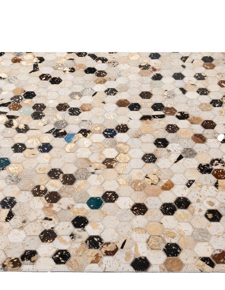 Detail image of 5' 1 x 8' Cowhide - Patchwork Rug