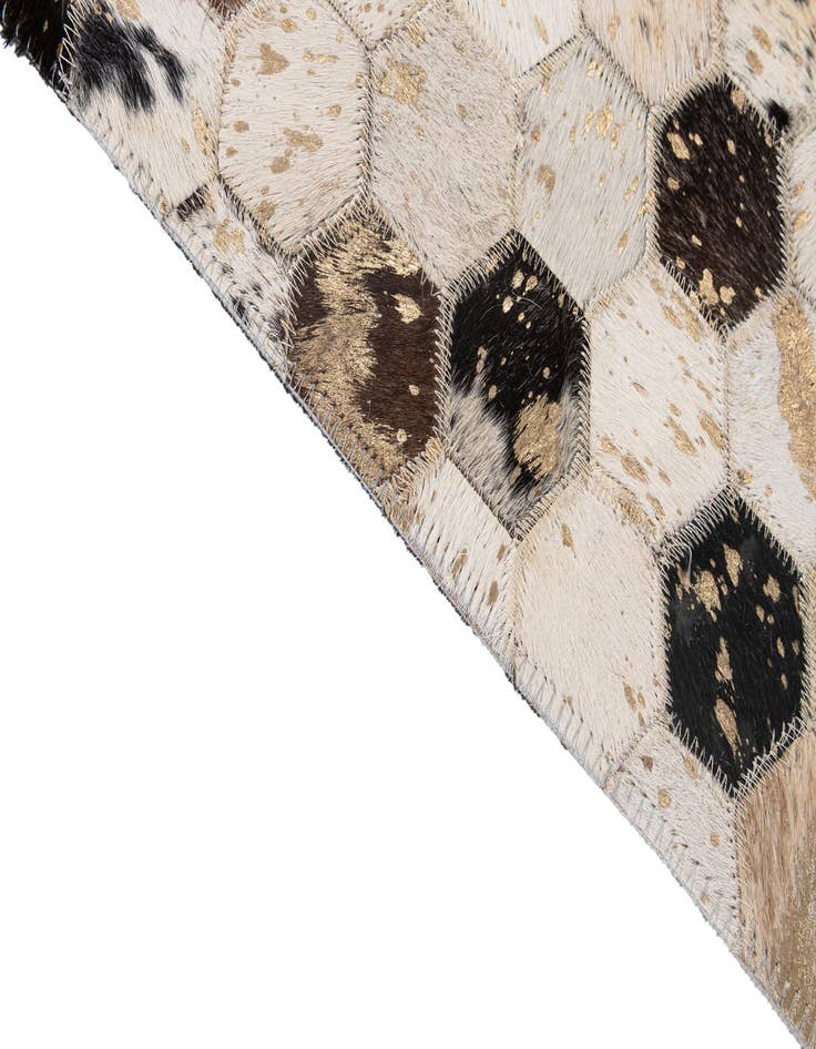 Detail image of 5' 1 x 8' Cowhide - Patchwork Rug