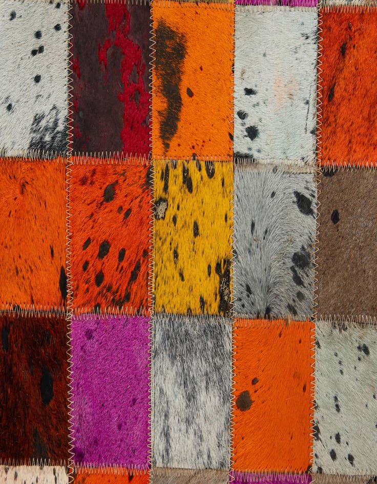 Detail image of 5' 1 x 7' 11 Cowhide - Patchwork Rug