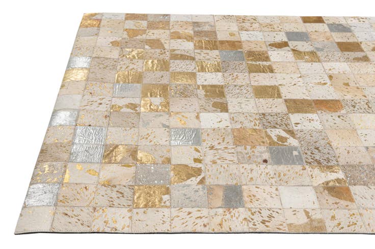 Detail image of 5' x 7' 10 Cowhide - Patchwork Rug