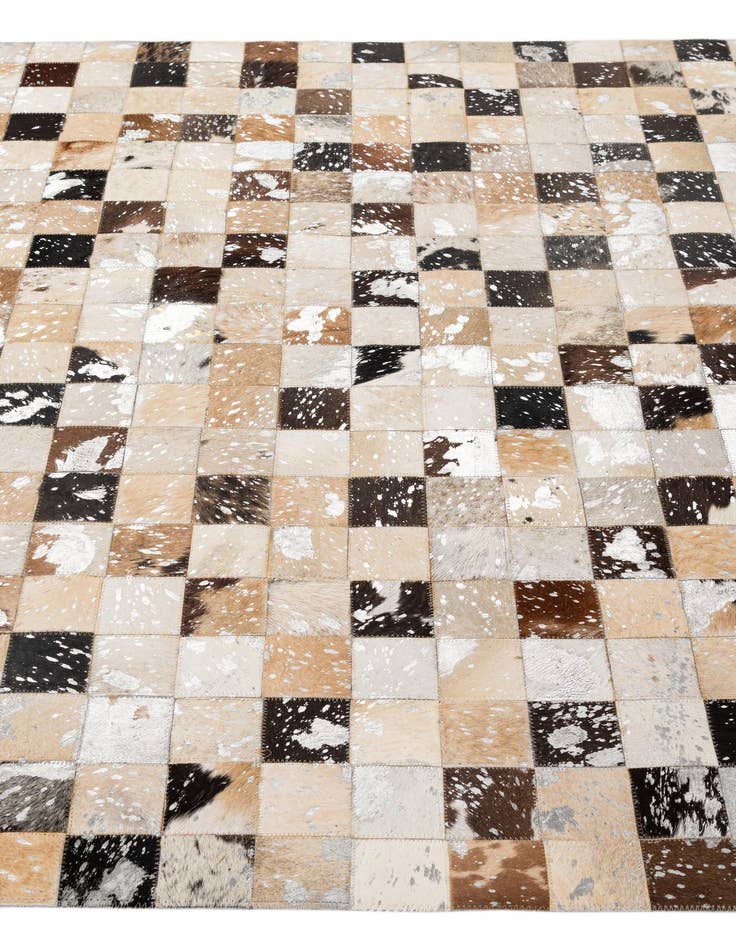 Detail image of 5' 1 x 7' 11 Cowhide - Patchwork Rug