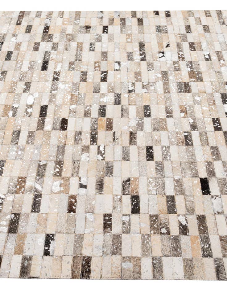 Detail image of 5' 1 x 7' 11 Cowhide - Patchwork Rug