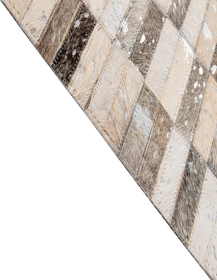 Detail image of 5' 1 x 7' 11 Cowhide - Patchwork Rug