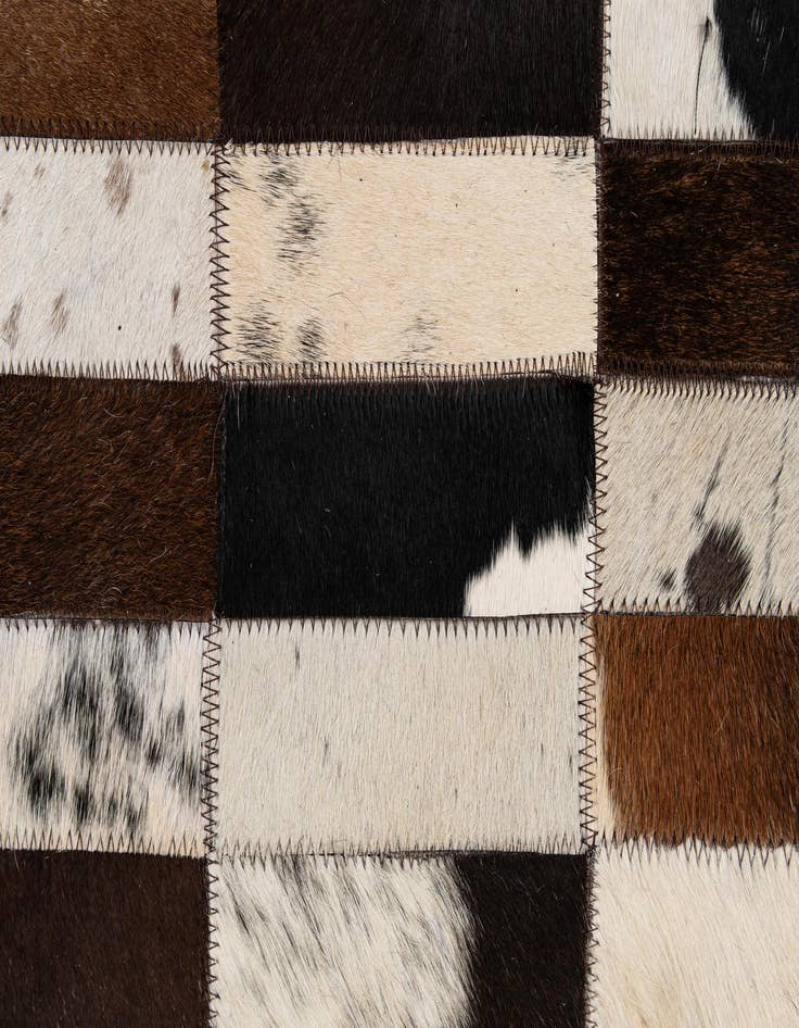 Detail image of 5' 3 x 7' 11 Cowhide - Patchwork Rug
