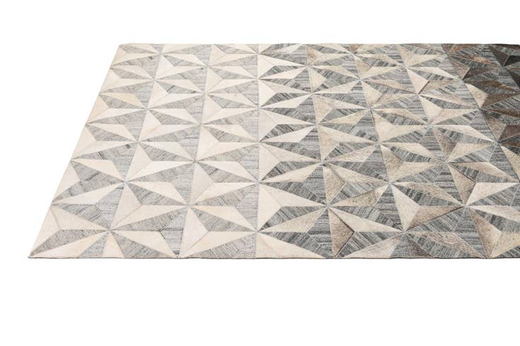 Detail image of 5' x 7' 9 Cowhide - Patchwork Rug