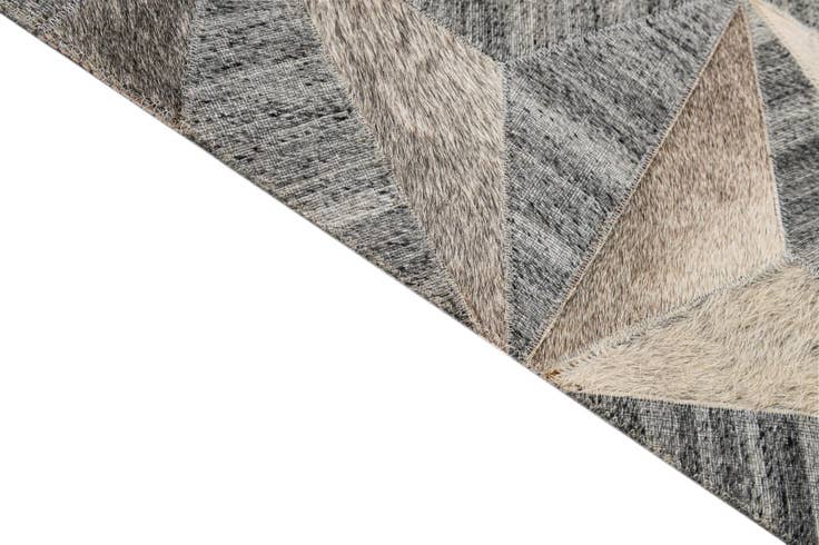 Detail image of 5' x 7' 9 Cowhide - Patchwork Rug