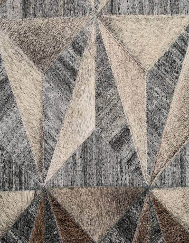 Detail image of 5' x 7' 9 Cowhide - Patchwork Rug