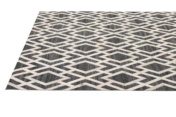 Detail image of 5' 1 x 7' 11 Cowhide - Patchwork Rug