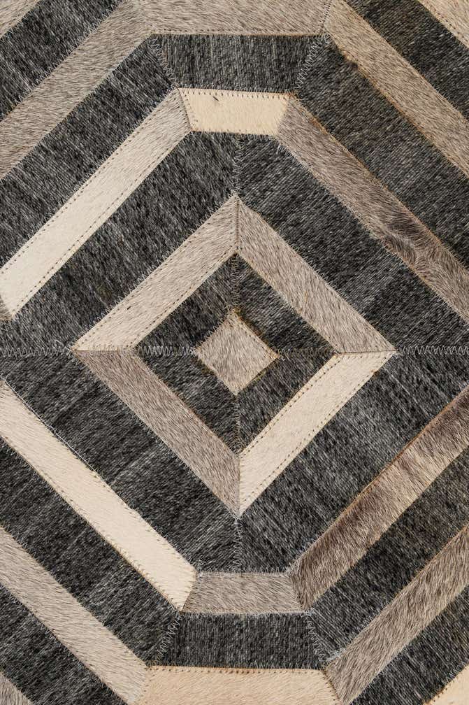 5' 1 x 8' Cowhide - Patchwork Rug