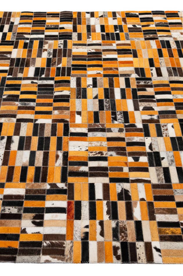 Detail image of 5' x 7' 11 Cowhide - Patchwork Rug