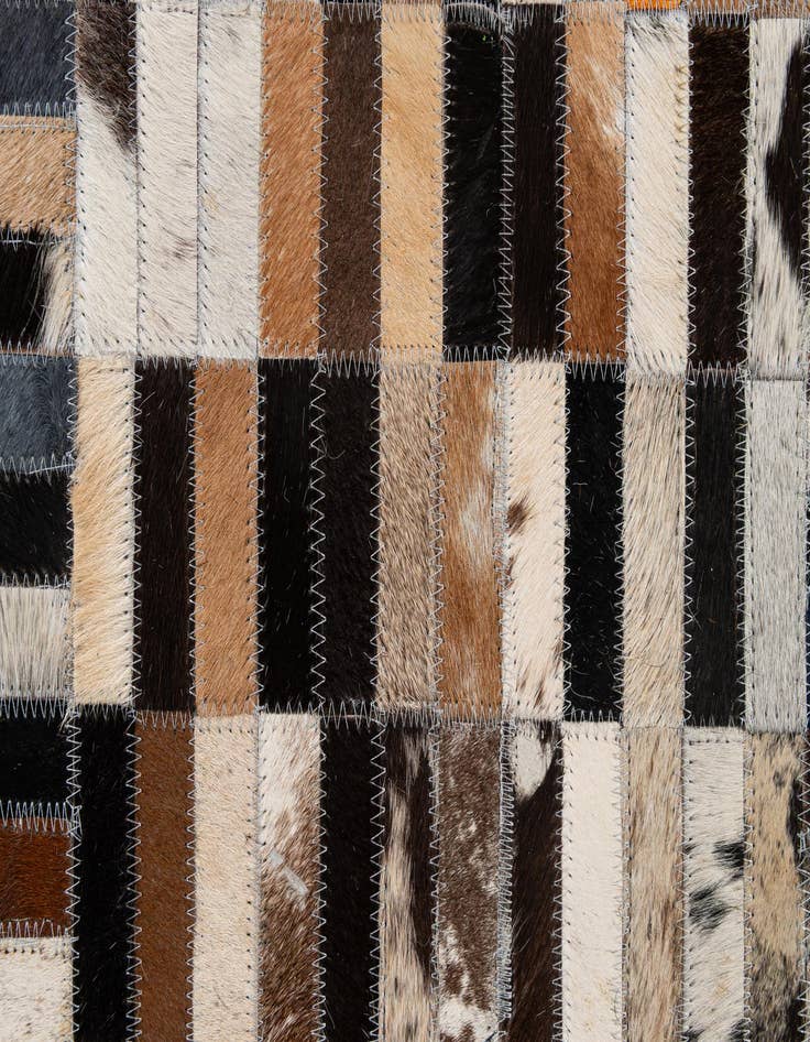 Detail image of 5' 1 x 7' Cowhide - Patchwork Rug