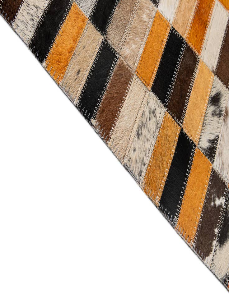 Detail image of 5' x 7' 11 Cowhide - Patchwork Rug