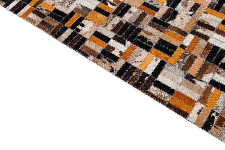 Detail image of 5' x 8' 1 Cowhide - Patchwork Rug