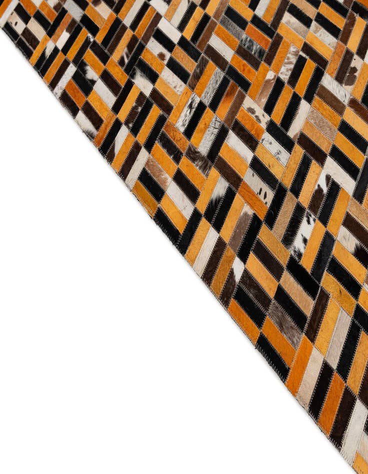 Detail image of 5' x 7' 11 Cowhide - Patchwork Rug