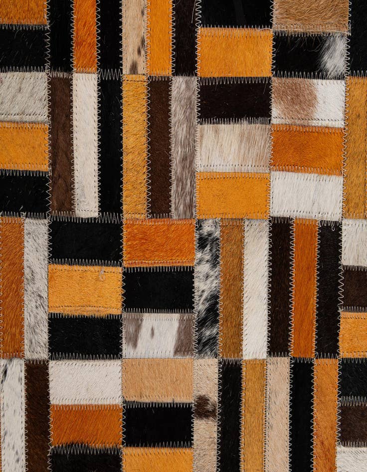 Detail image of 5' x 7' 11 Cowhide - Patchwork Rug