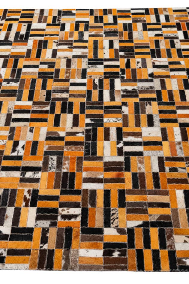 Detail image of 5' x 7' 11 Cowhide - Patchwork Rug