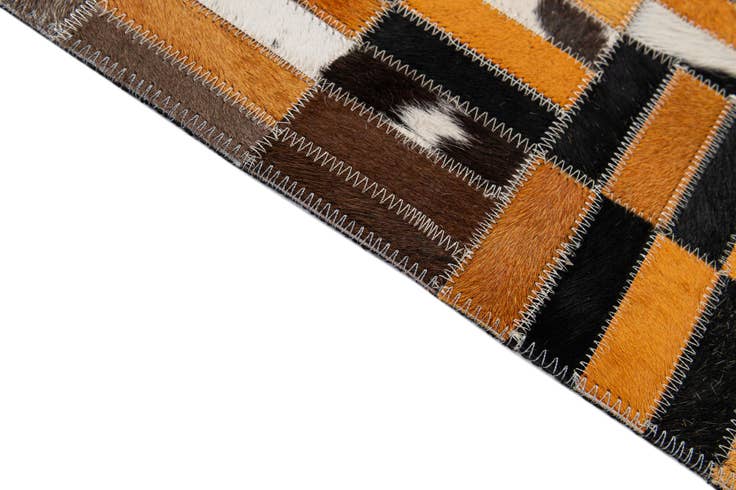 Detail image of 5' x 7' 11 Cowhide - Patchwork Rug