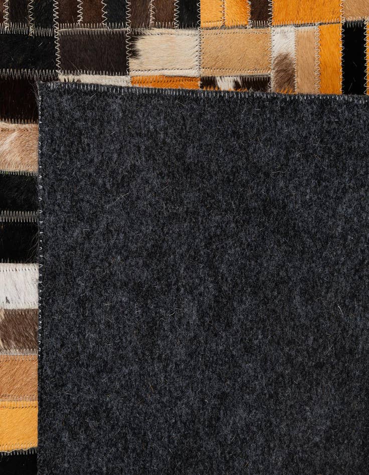 Detail image of 5' x 7' 11 Cowhide - Patchwork Rug