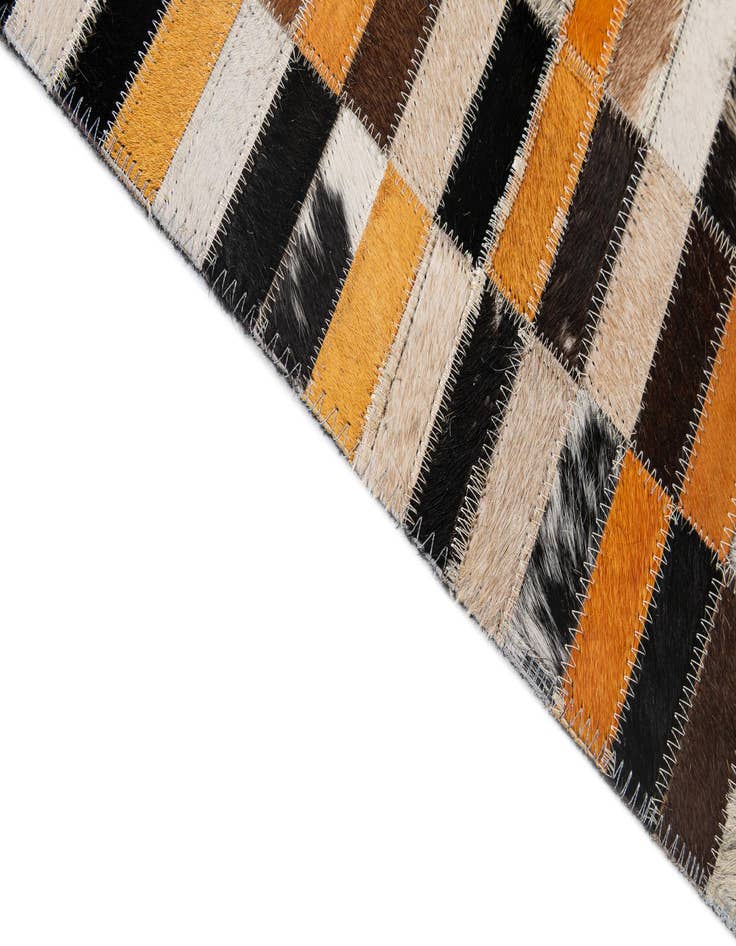 Detail image of 5' x 7' 10 Cowhide - Patchwork Rug