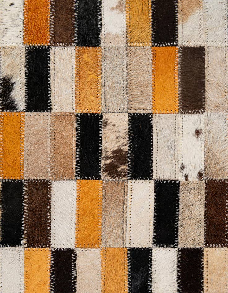 Detail image of 5' x 7' 10 Cowhide - Patchwork Rug