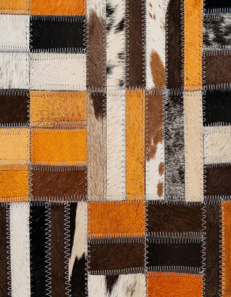 Detail image of 5' x 7' 11 Cowhide - Patchwork Rug