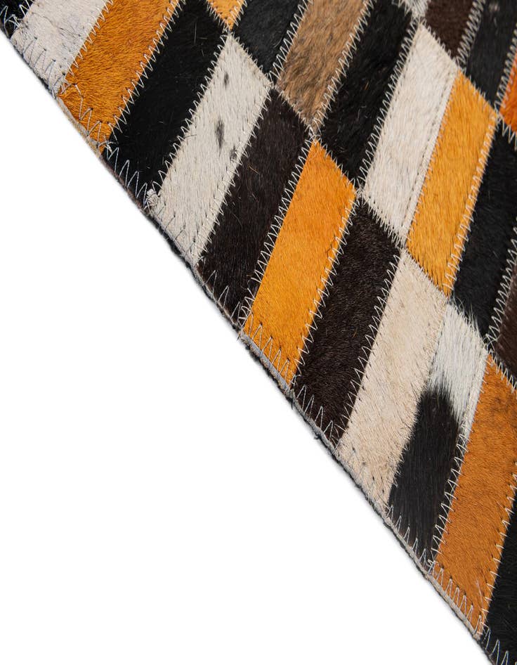 Detail image of 5' 1 x 7' 11 Cowhide - Patchwork Rug