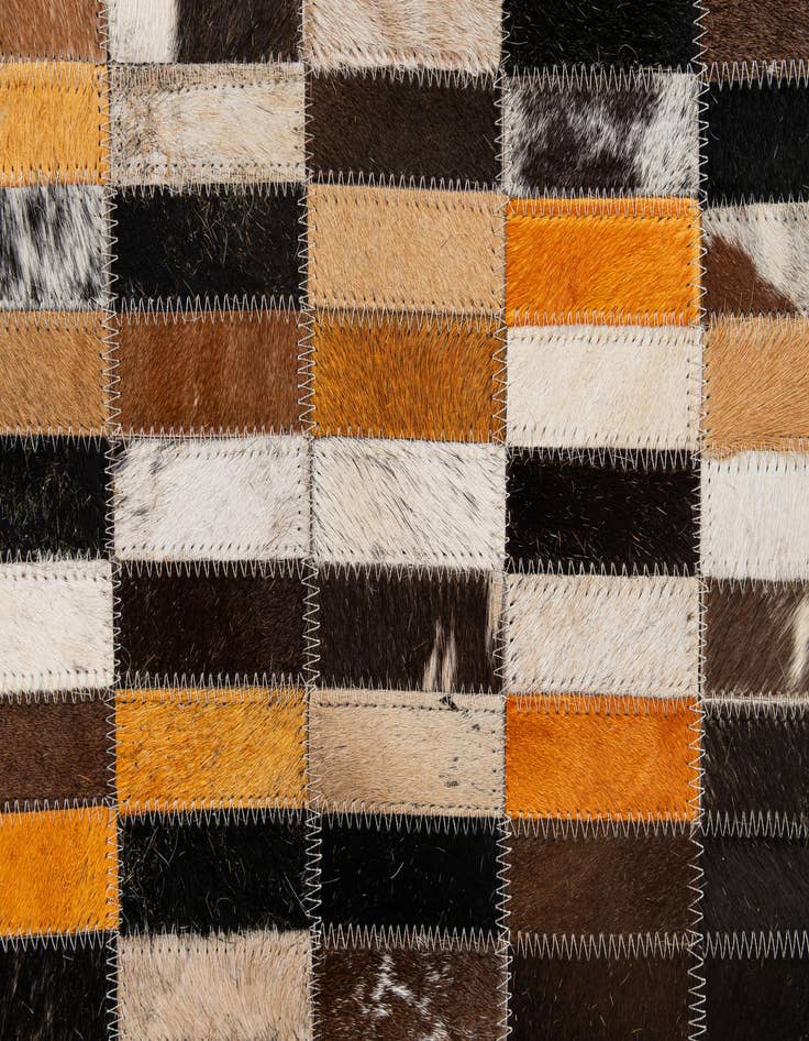 Detail image of 5' 1 x 7' 11 Cowhide - Patchwork Rug