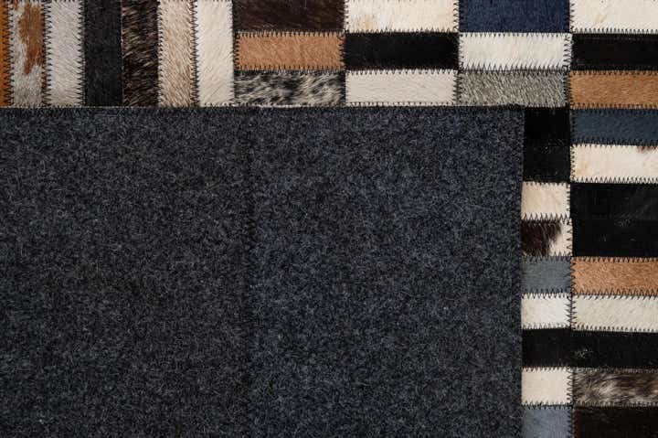 5' 1 x 8' Cowhide - Patchwork Rug