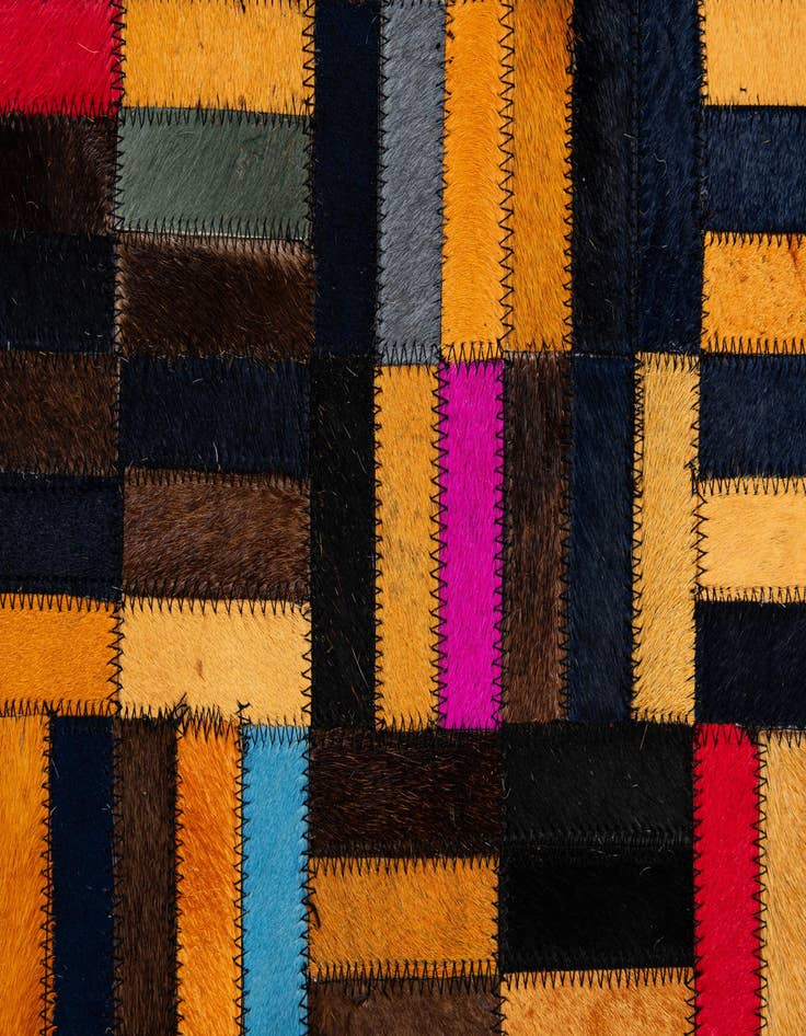 Detail image of 5' x 7' 11 Cowhide - Patchwork Rug