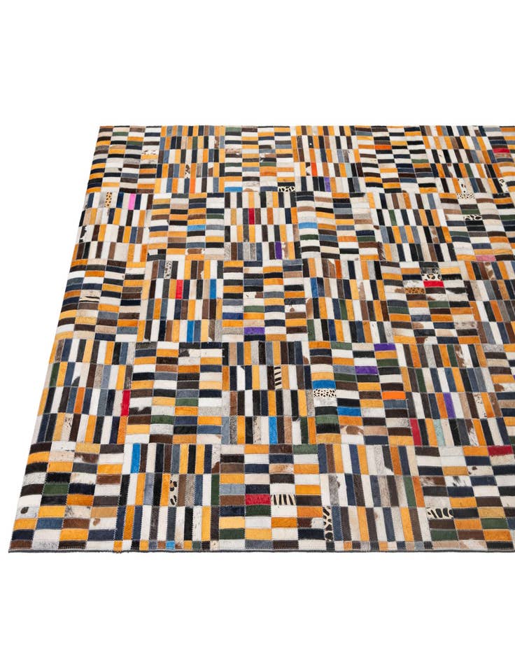 Detail image of 5' 1 x 7' 11 Cowhide - Patchwork Rug