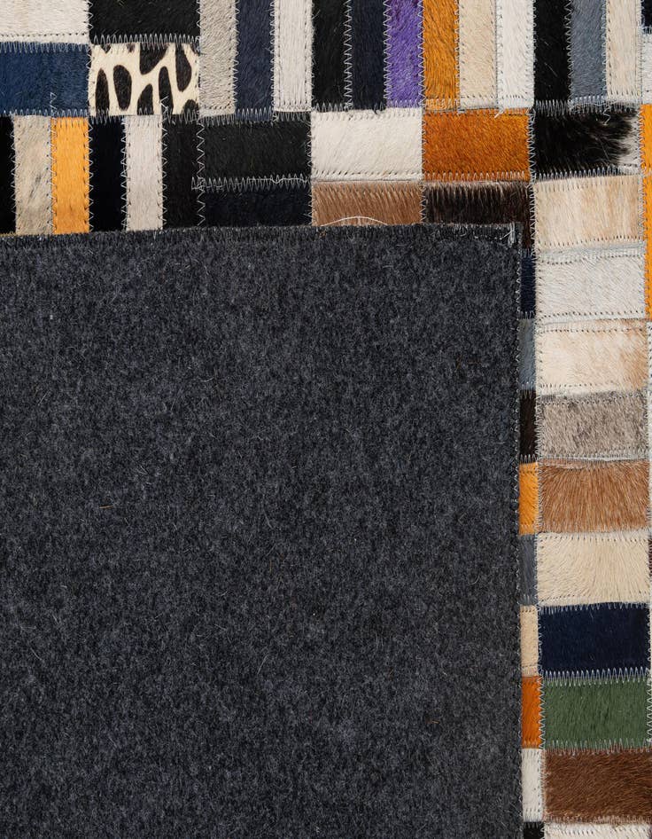 Detail image of 5' 1 x 7' 11 Cowhide - Patchwork Rug