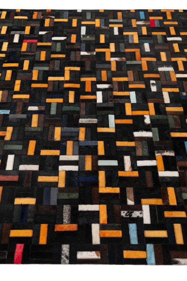 Detail image of 5' 1 x 8' Cowhide - Patchwork Rug