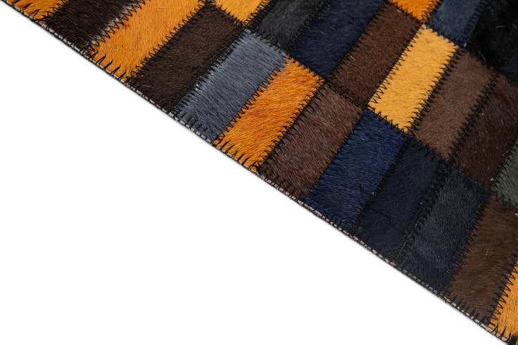 Detail image of 5' 2 x 7' 11 Cowhide - Patchwork Rug