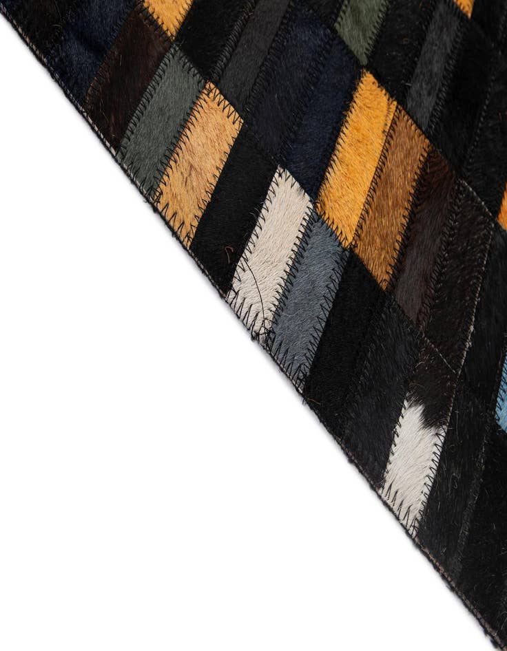 Detail image of 5' 2 x 7' 11 Cowhide - Patchwork Rug