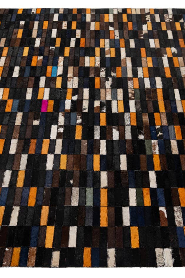 Detail image of 4' 11 x 8' Cowhide - Patchwork Rug