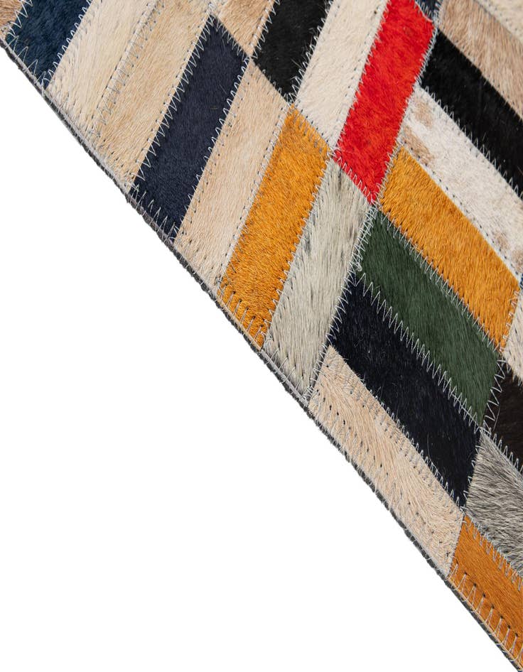 Detail image of 4' 11 x 7' 11 Cowhide - Patchwork Rug