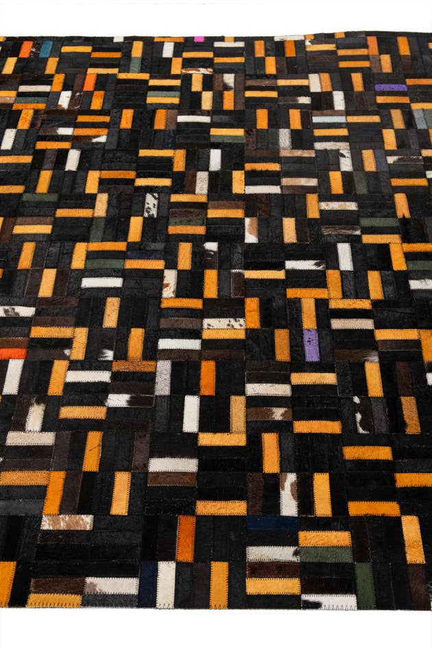 Detail image of 5' 1 x 8' Cowhide - Patchwork Rug