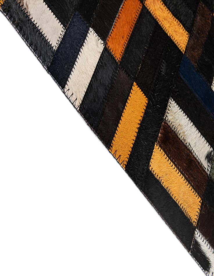 Detail image of 5' 1 x 8' Cowhide - Patchwork Rug