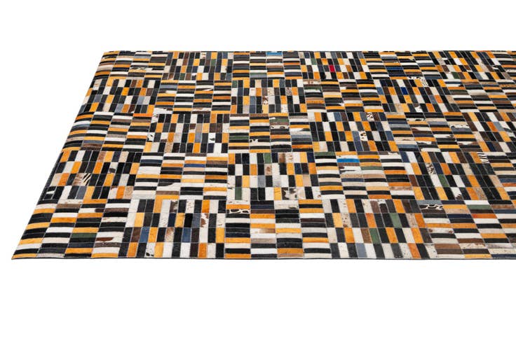 Detail image of 5' 1 x 8' Cowhide - Patchwork Rug