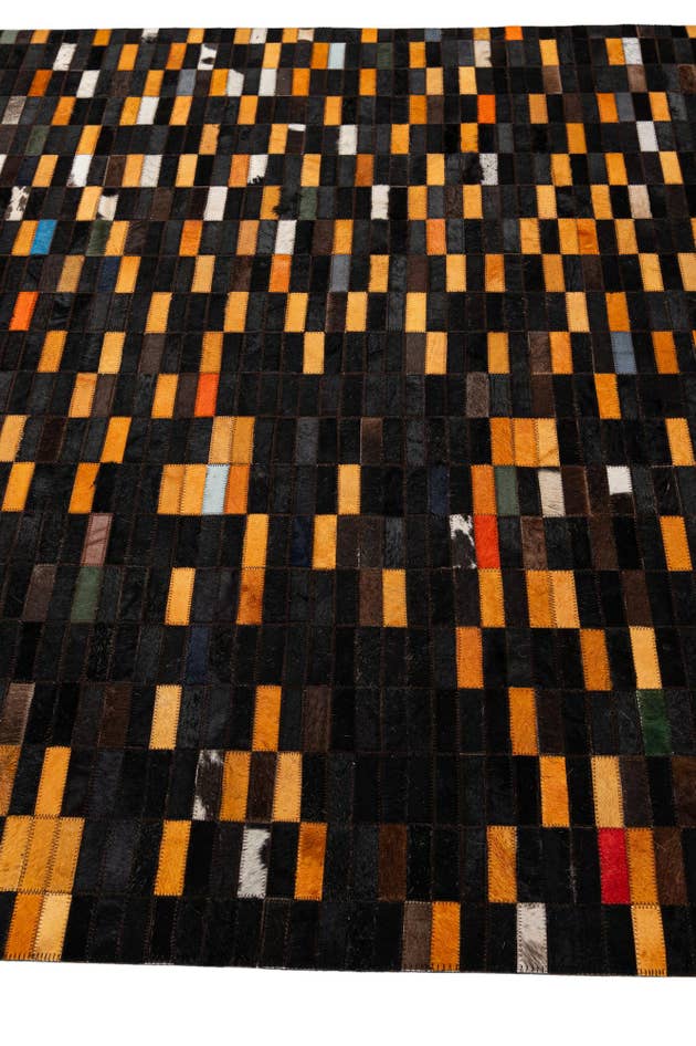 Detail image of 5' 1 x 7' 11 Cowhide - Patchwork Rug