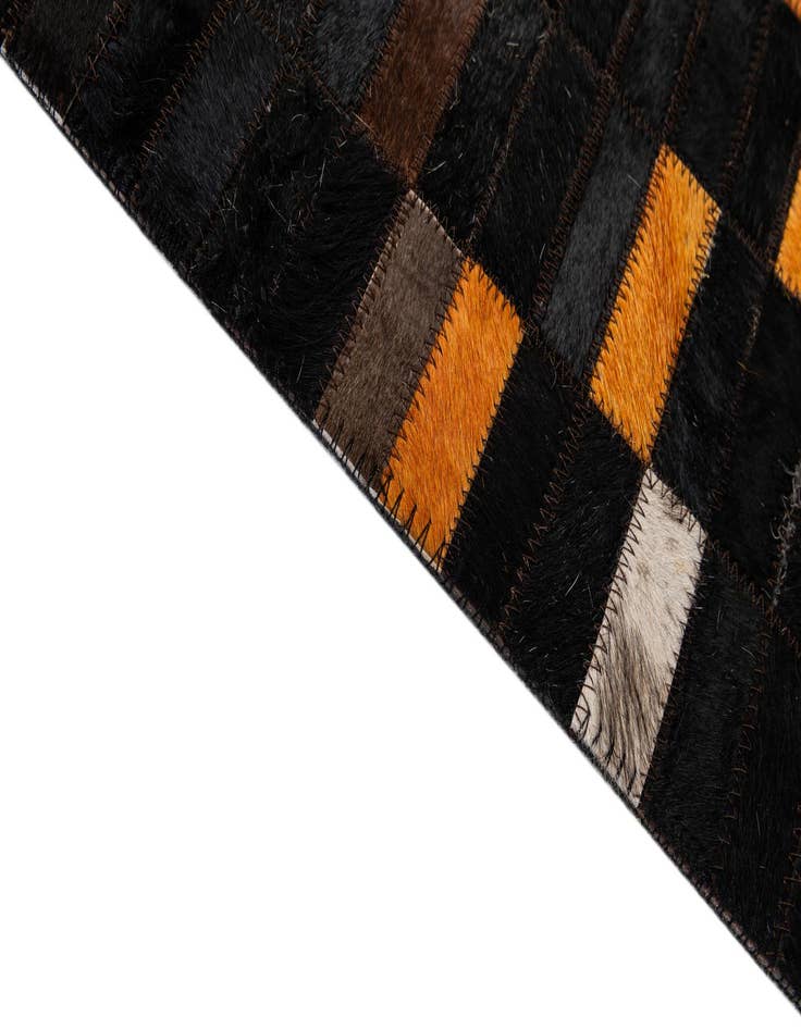 Detail image of 5' 1 x 7' 11 Cowhide - Patchwork Rug